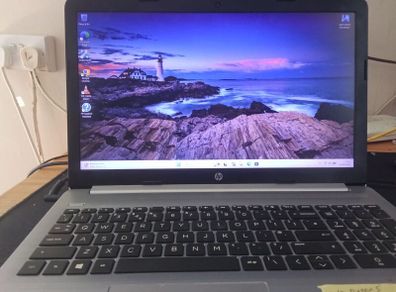 Laptop hp  Ryzen 5