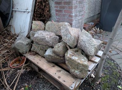 Free Rocks for garden rockery / edging stones