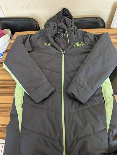 Ireland soccer team issued bench jacket adult large