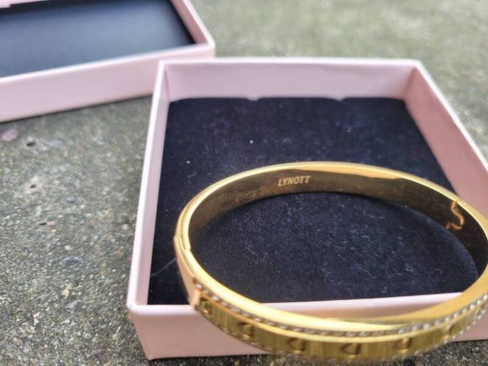 bracelet
