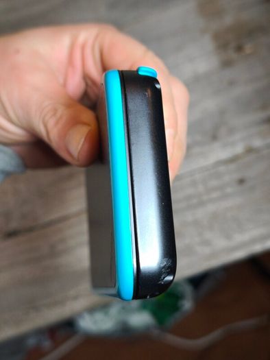 nintendo new 2ds xl with 4 games ,R buttons is not responding