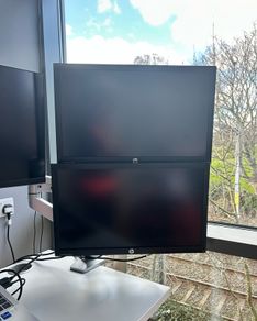 2x HP Monitors plus Dual Adjustable Monitor Arm Great Condition