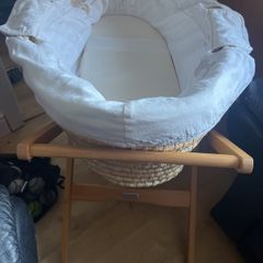 Mamas and papas Moses basket and stand