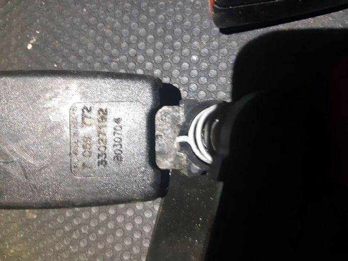 BMW 5er e61 & LCI Under Seat Belt Seatbelt Bottom Rear Left Centre Right