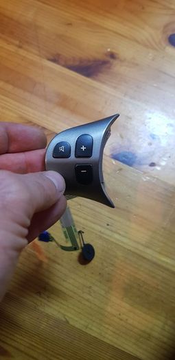 AR 156 steering wheel buttons