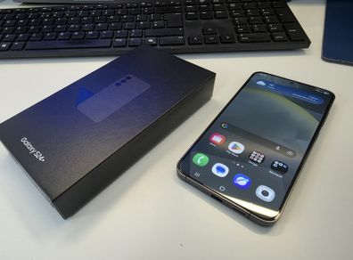 Samsung Galaxy S24+ (Onyx Black, 256GB, 12GB RAM)