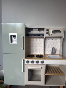 Toy kitchen