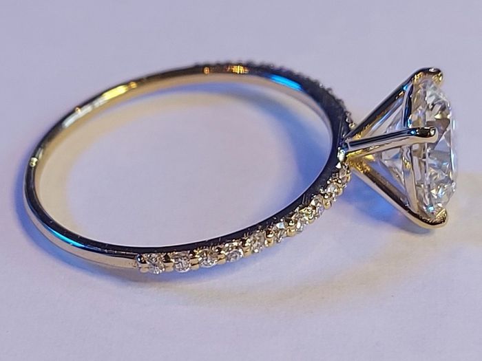 18ct lady's engagement ring