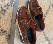 AV8 Leather Deck / school Shoes size34
