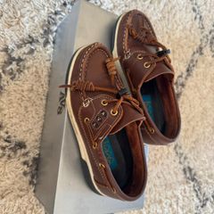 AV8 Leather Deck / school Shoes size34