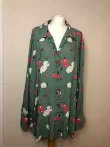 JD Williams green floral blouse (size 28)