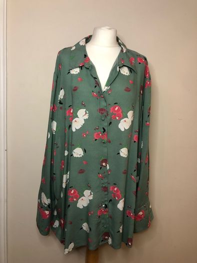JD Williams green floral blouse (size 28)