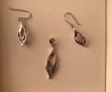 set earrings and pendant gold and silver 375 and 925