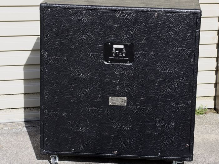 Harley Benton 4x12 speaker cab with Celestion Vintage 30 speakers