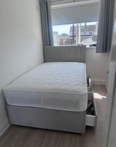 New Stylish single ,Double 4ft, 4ft6, King 5ft And 6ft Superking Sizes Divan Beds Instock. Drawers And Optional Tufted Mattresses Available. Free Delivery