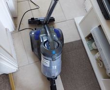 Russell Hobbs Model RHCV4101 Vacuum Cleaner in excellent condition