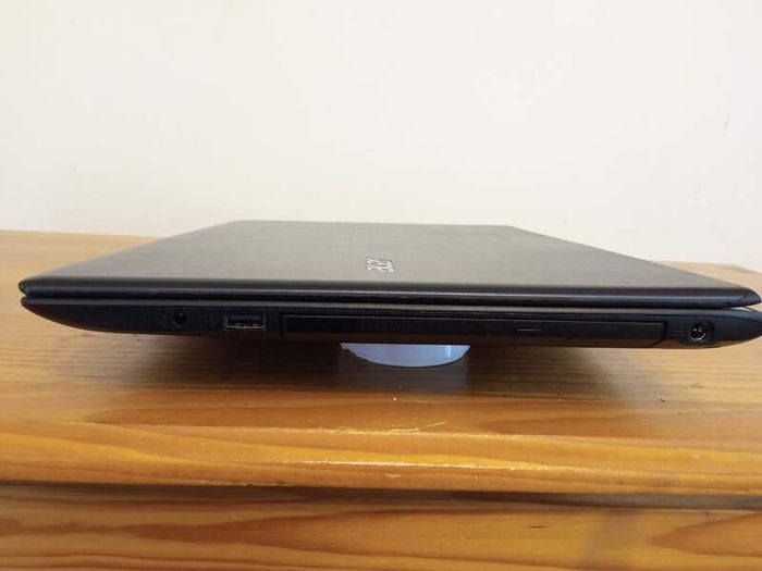 Acer Travelmate P259-g2-m - Core I5 8gb Ddr4 240gb Ssd