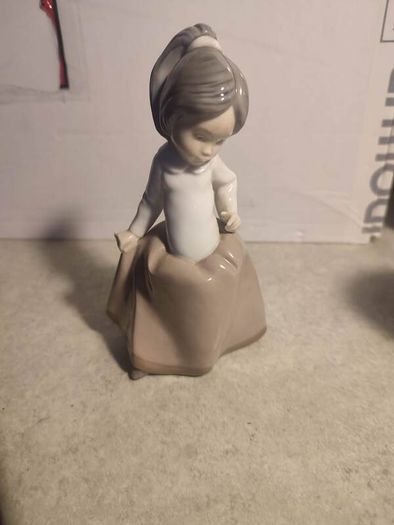 Lladro Nao Young Girl Porcelain Figurine in Tan Dress