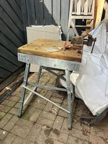Free old school DIY table