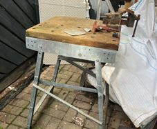Free old school DIY table