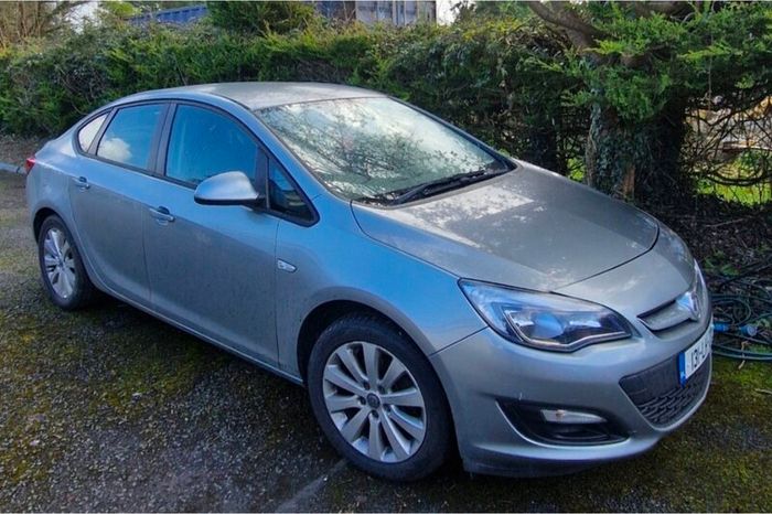 Open Astra 2013 1.7d Test & Taxed