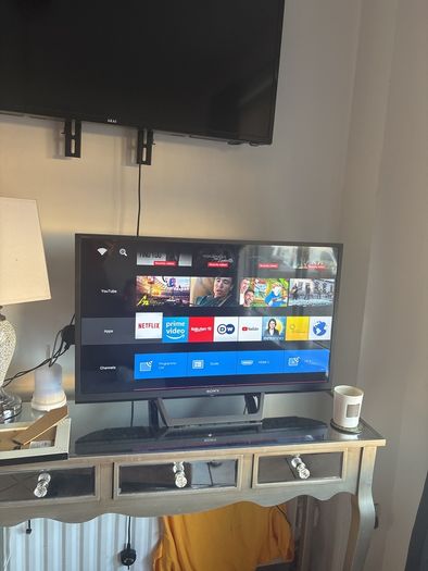 sony bravia 32" Led TV
