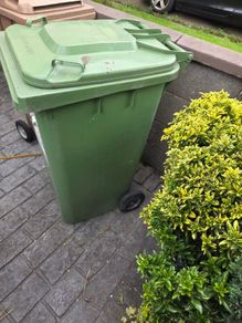 wheelie bin