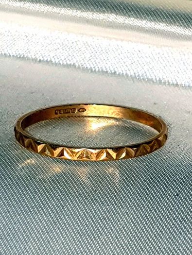 Vintage Hallmarked 9k Yellow Gold Geometric Ring