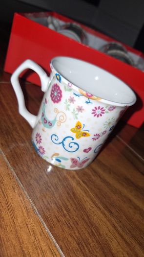 4 Brand new ShannonBridge Designs Mugs