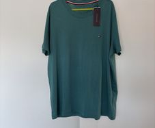 Brand New Tommy Hilfiger T shirt XXL