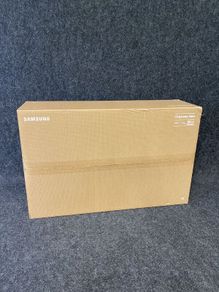 Samsung odyssey 32" Neo G8 4k UHD 240Hz Mini LED