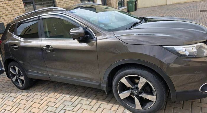 Nissan qashqai 1.5L  Diesel,  Brown