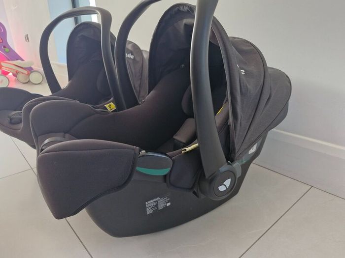 Joie i-Snug 2 Baby Car Seat & Isofix x 2