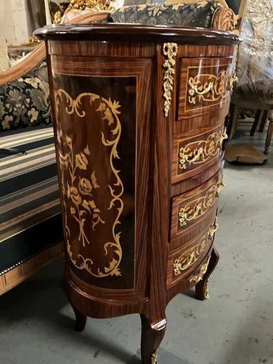 Very nice quality locker or occasional table