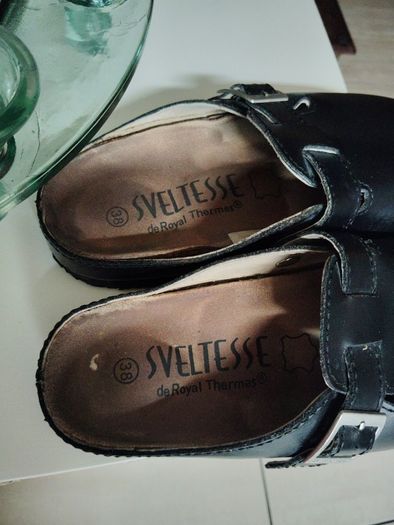 Leather clogs