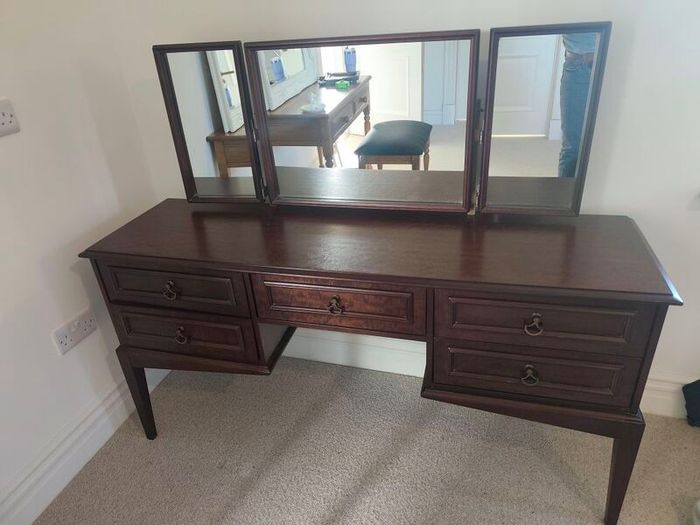 Solid Dressing Table
