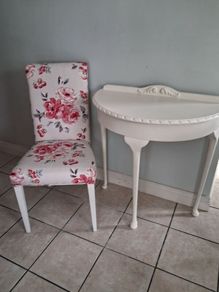 Chair & Table