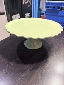 cake stand