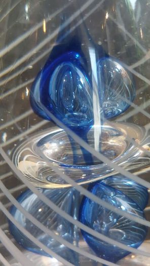 Fabulous Vintage Retro Large Art Glass Hand-Blown Teardrop Ovoid-Shaped  Paperweight with a Stunning Intricate Pattern in Blue, Clear and Opaque White Glass