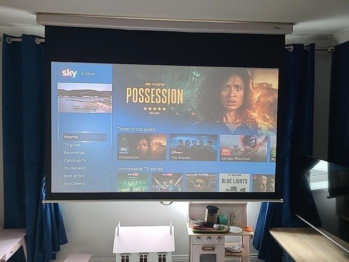 HD & 3D Optima Home Cinema Projector, mount and 100 inch screen