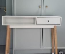 desk/dressing table