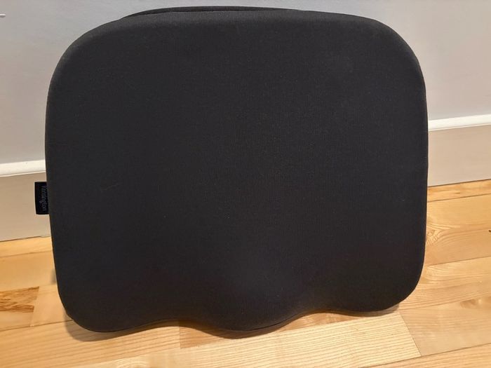 Seat cushion to support your back