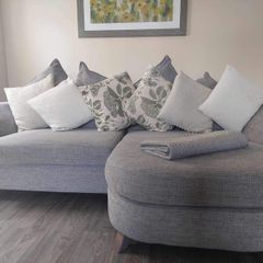 couch (3 piece suite )