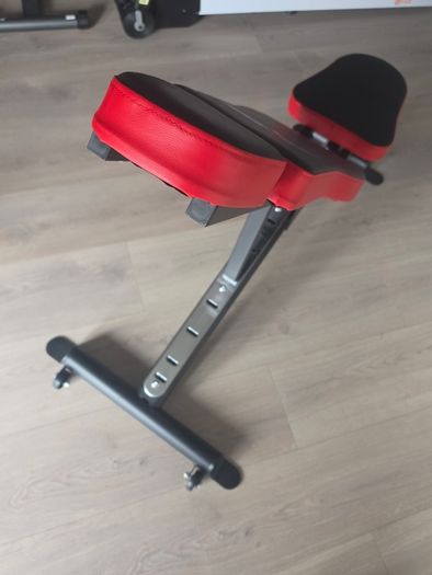 Adjustable weight bench