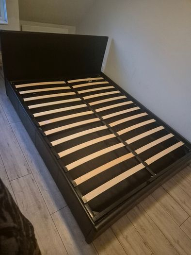 King Size bed w storage
