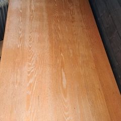 Table and chairs (x8)