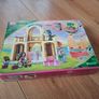 LEGO Wicked 75681 Glinda Elphaba & Nessarose at Shiz University Image 4