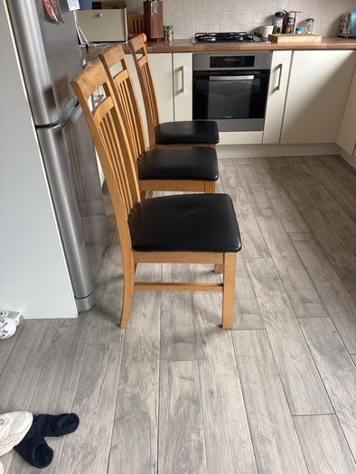 kitchen table chairs