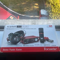 Focusrite Scarlett 2i2 Studio