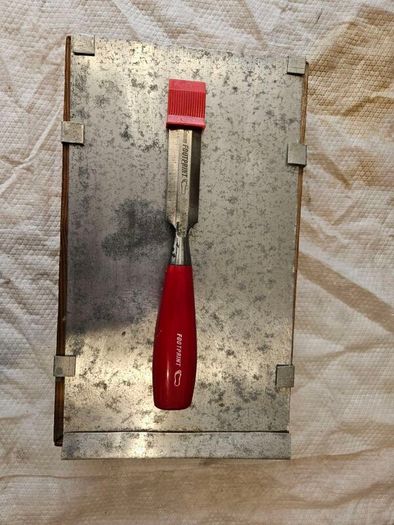 footprint made in England chisels